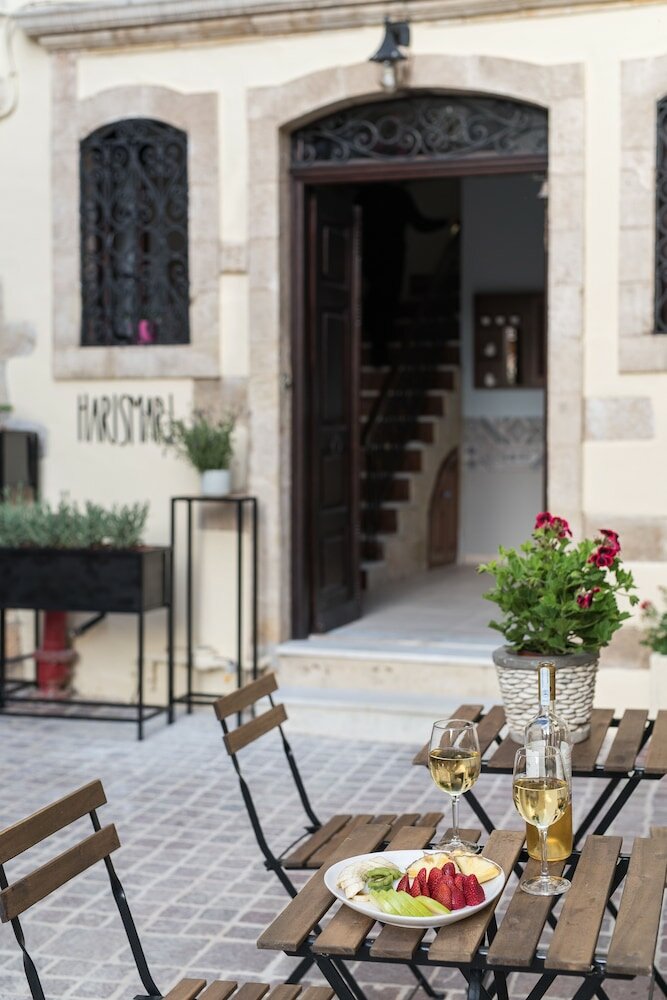 Фото Harismari Cozy Hotel