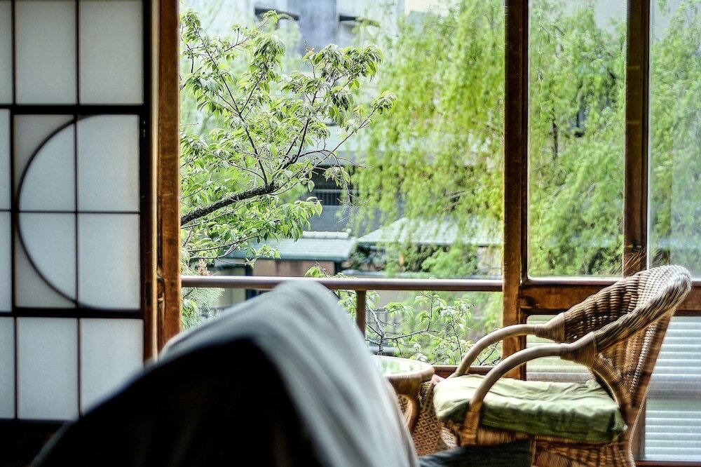 Фото Historical Ryokan Hostel K's House Ito Onsen