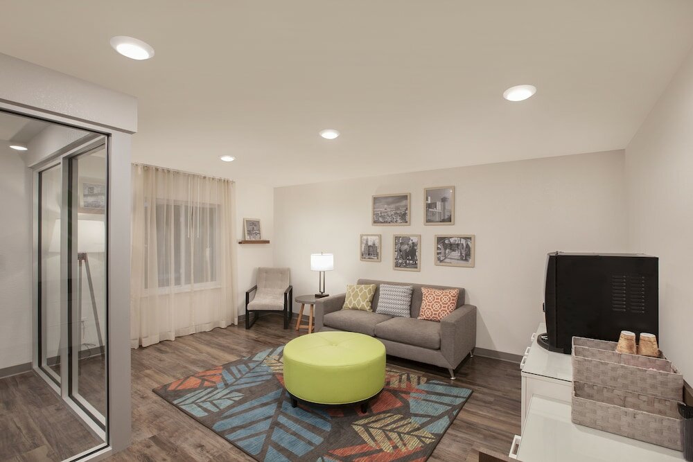 Фото WoodSpring Suites San Antonio Stone Oak