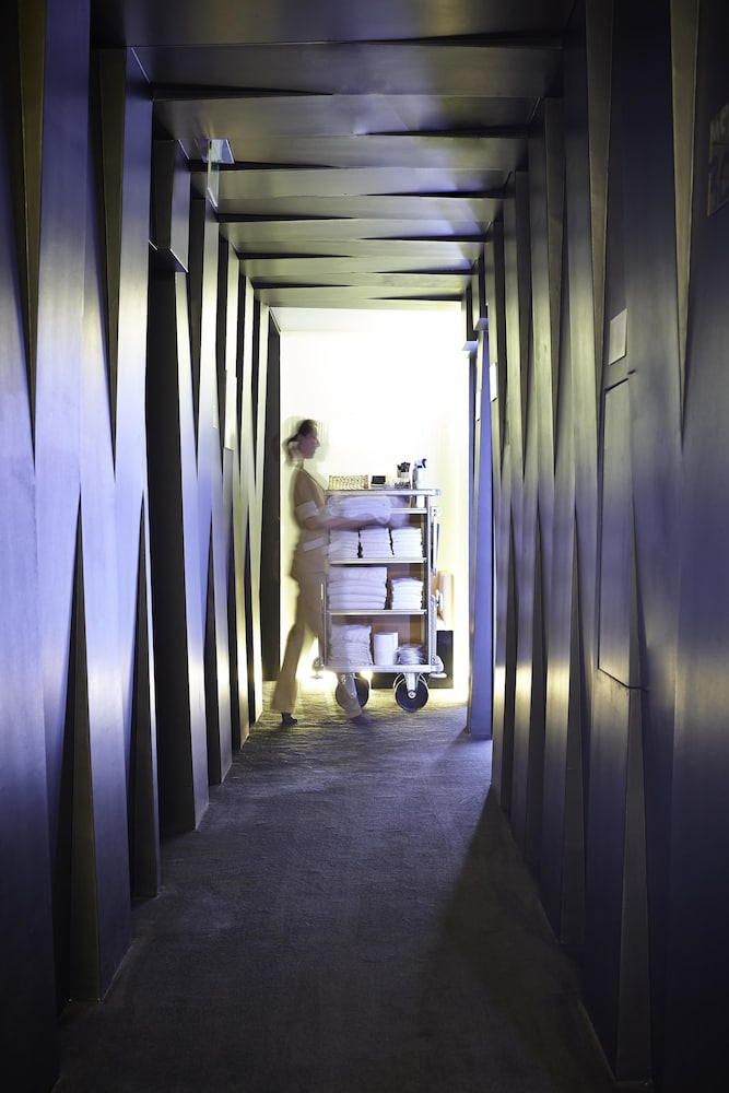 Фото 9Hotel Mercy