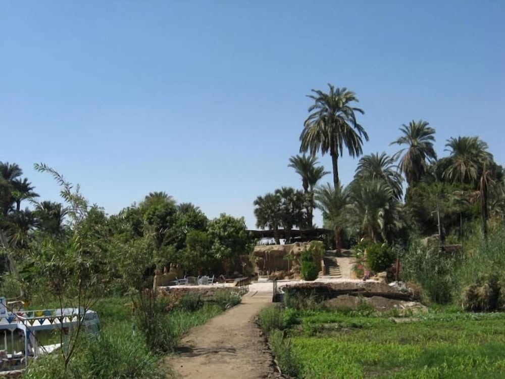 Фото Al Baeirat Hotel