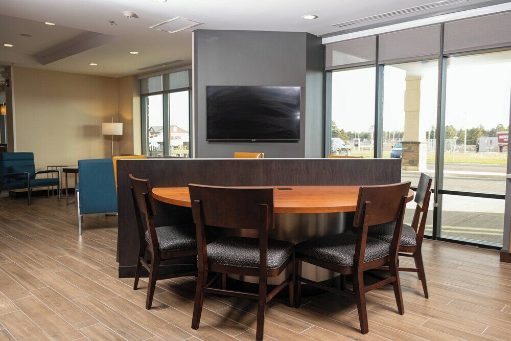 Фото TownePlace Suites by Marriott Petawawa