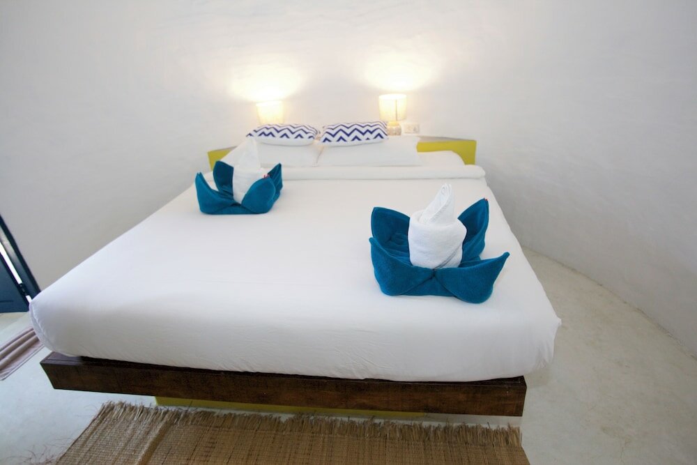 Фото Lime & Soda Beachfront Resort