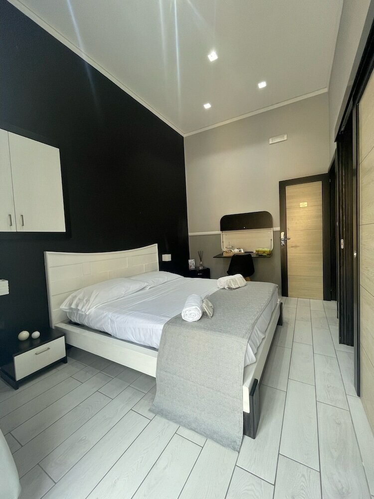 Фото Parthenope Rooms