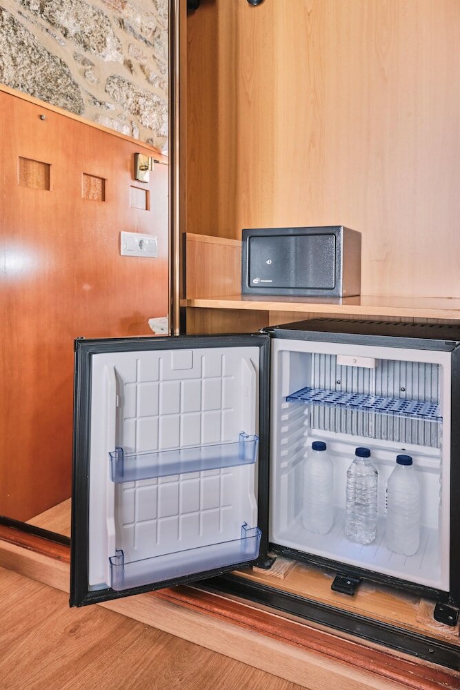 Фото Hotel Entrecercas