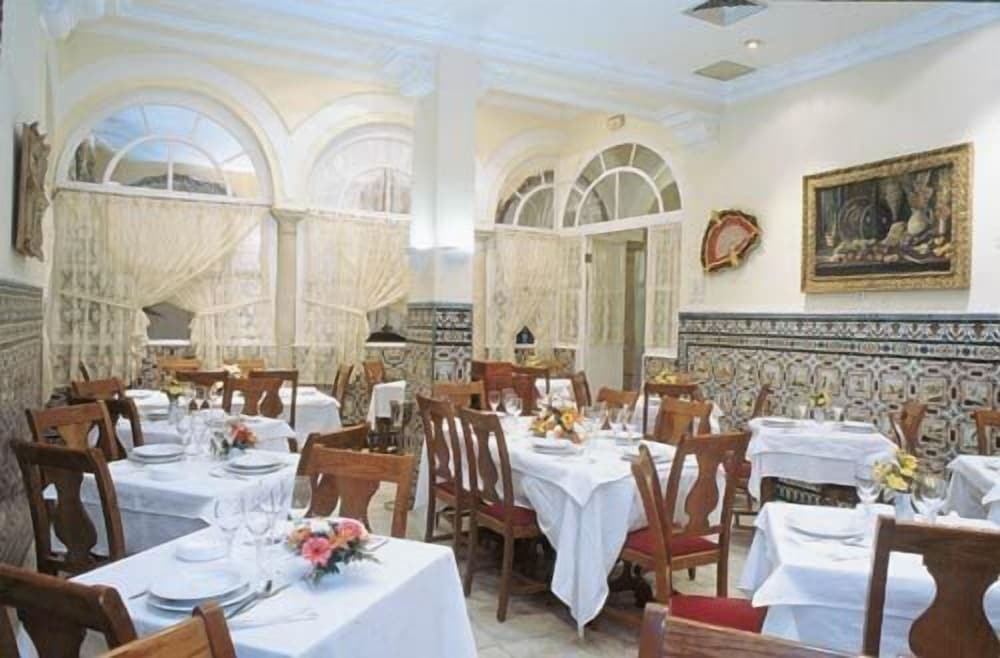 Фото Hostal Sierpes