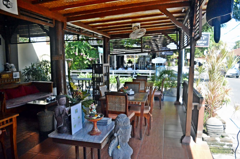Фото Yulia 2 Homestay Sanur Guesthouse