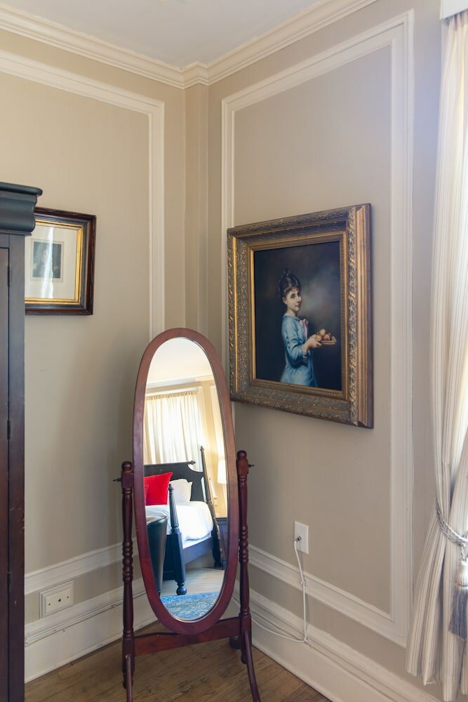 Фото Crabtree's Kittle House Restaurant & Inn