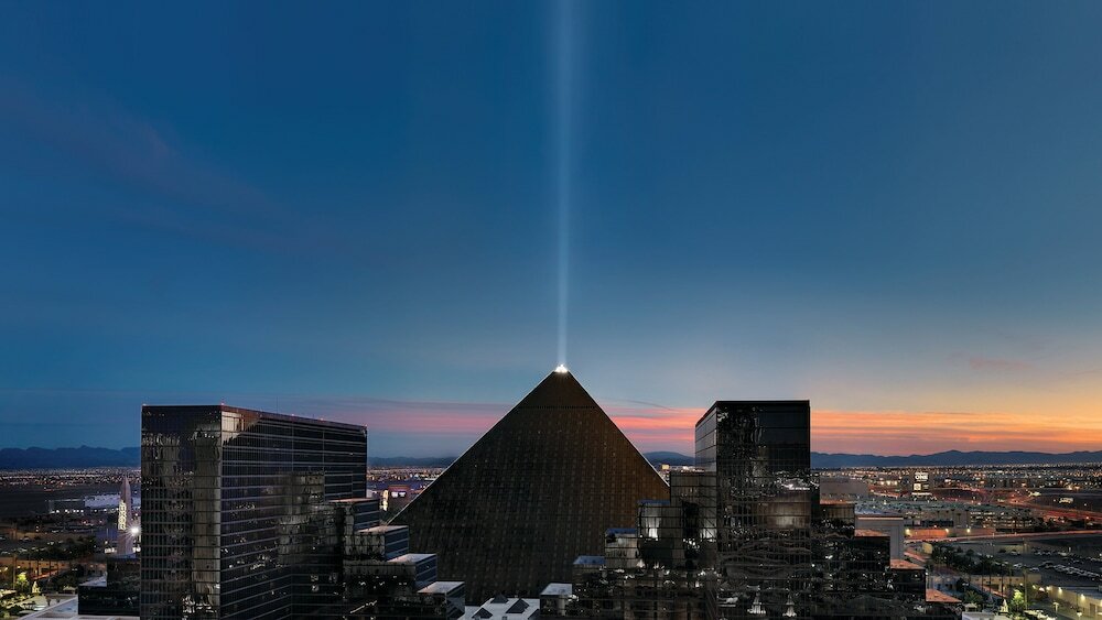 Фото Luxor Hotel and Casino