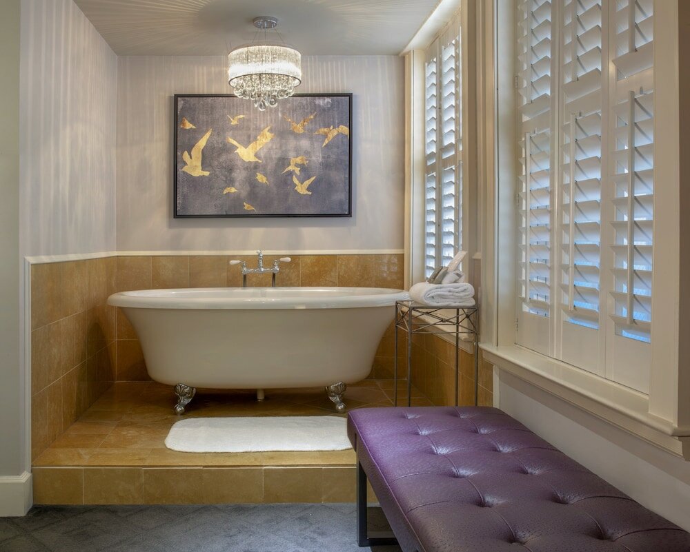 Фото The Ashton Hotel