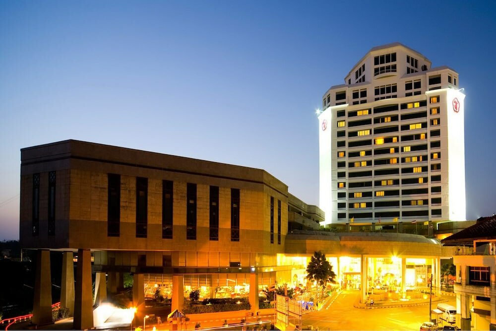 Фото Thumrin Thana Hotel