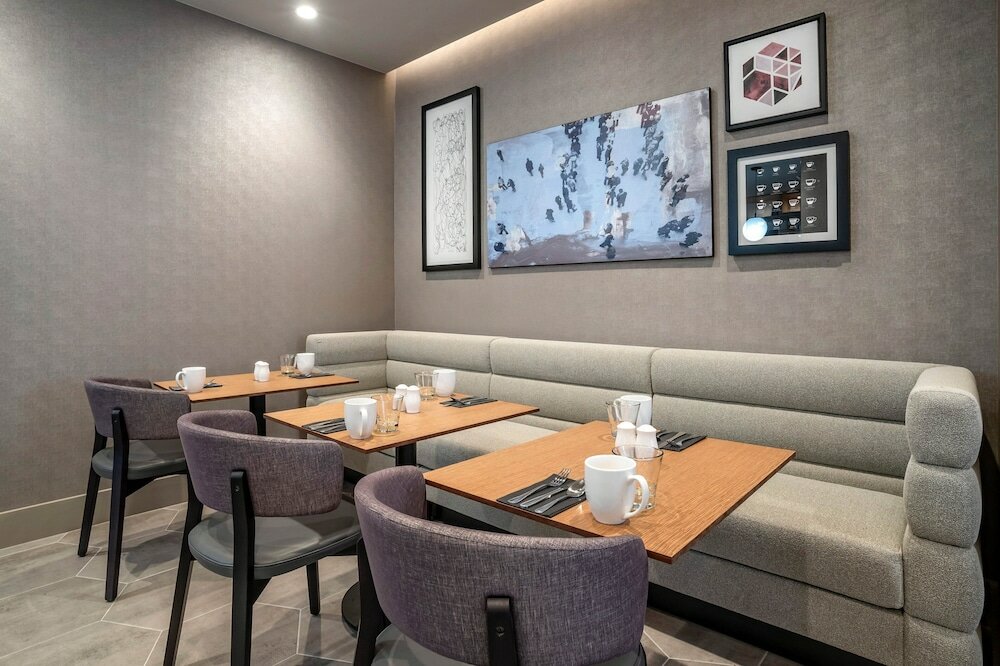 Фото Sheraton Suites Wilmington Downtown