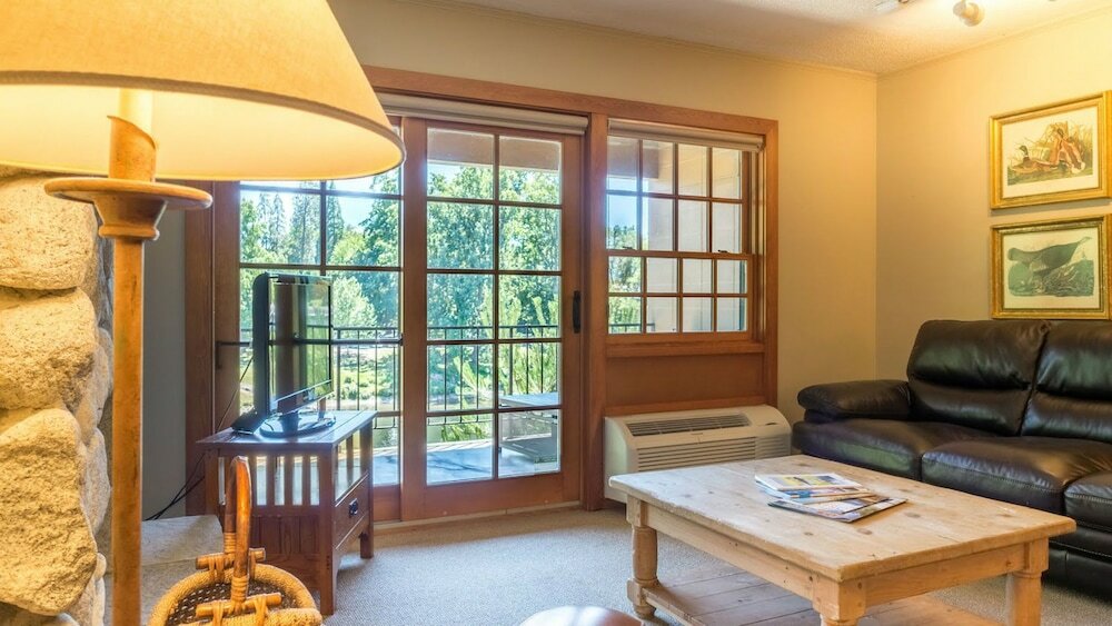 Фото The Lodge at Riverside