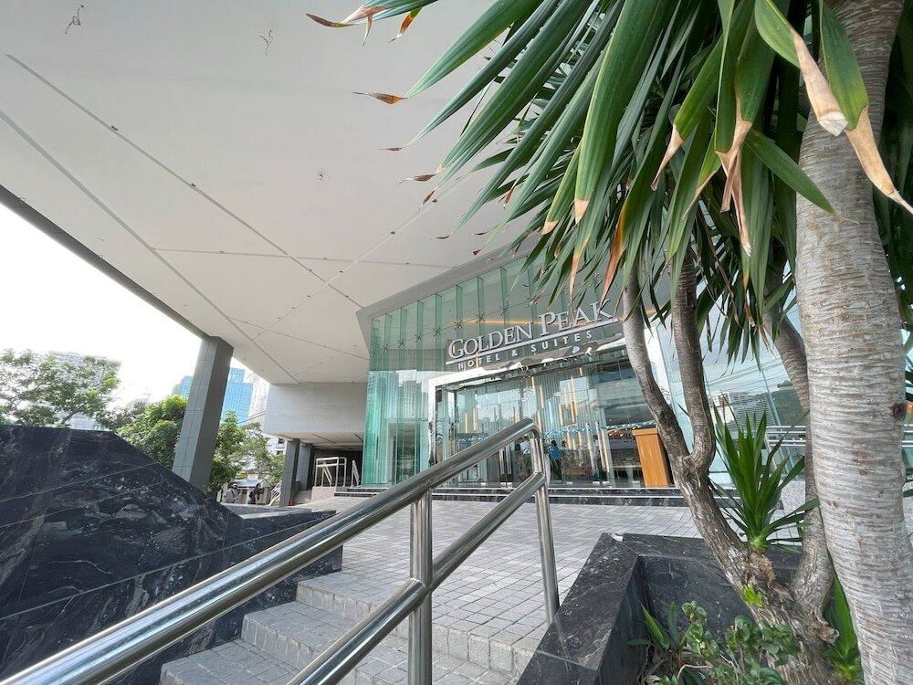 Фото The Golden Peak Hotel & Suites powered by Cocotel