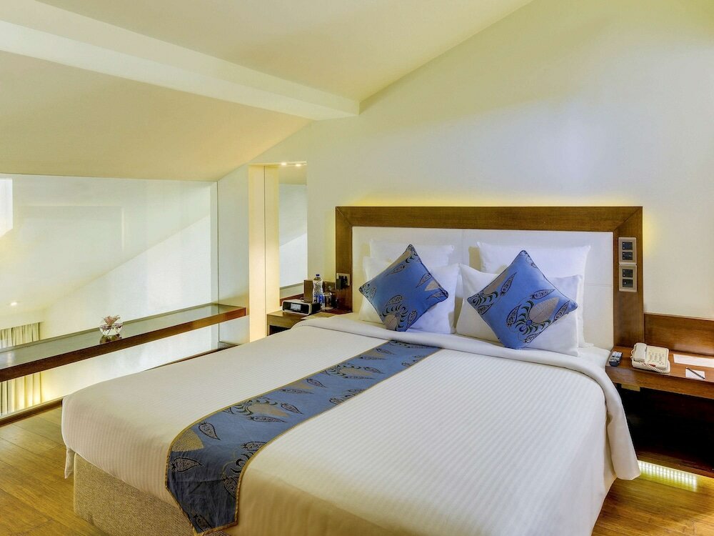 Фото Novotel Goa Candolim Hotel