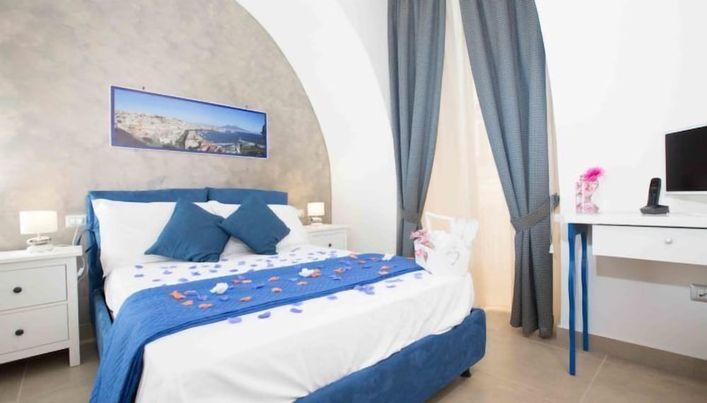 Фото Chiaia Suites