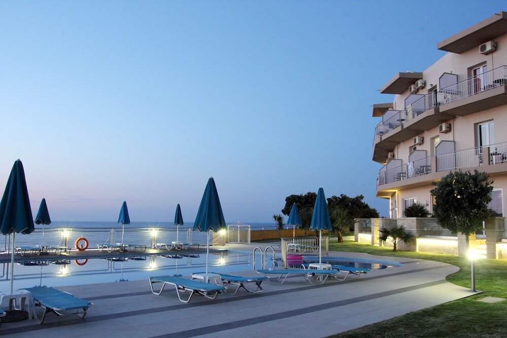 Фото Renieris Hotel