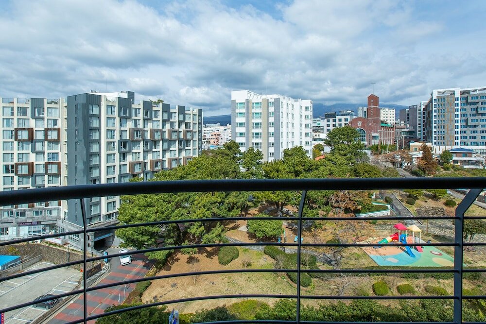 Фото Hotel Bridge Seogwipo