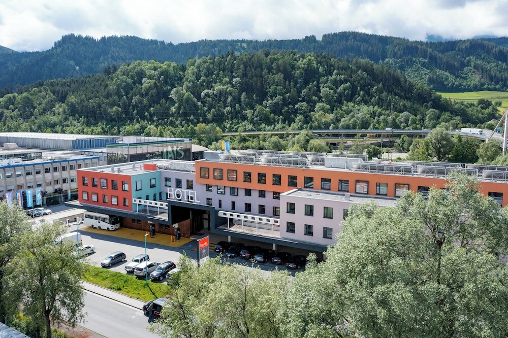 Фото отеля 2