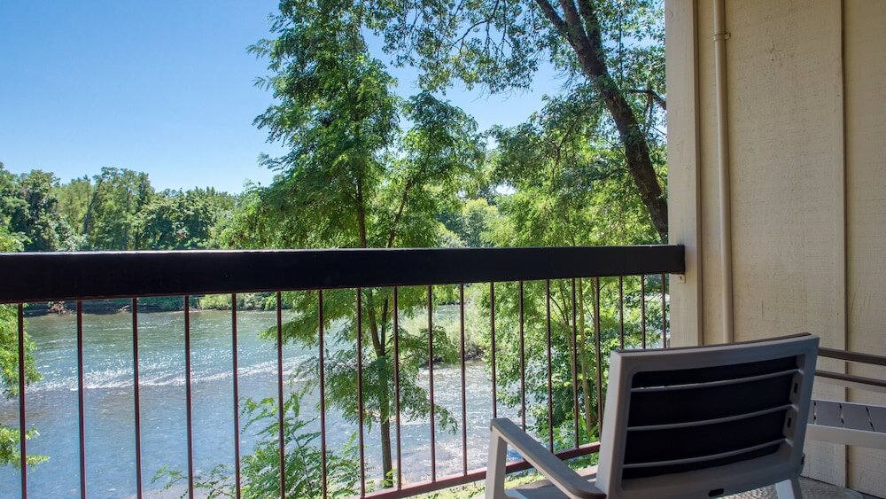 Фото Riverside Inn