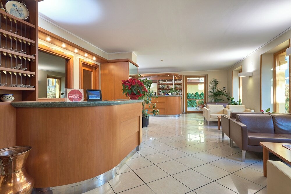 Фото Hotel Careni Villa Italia