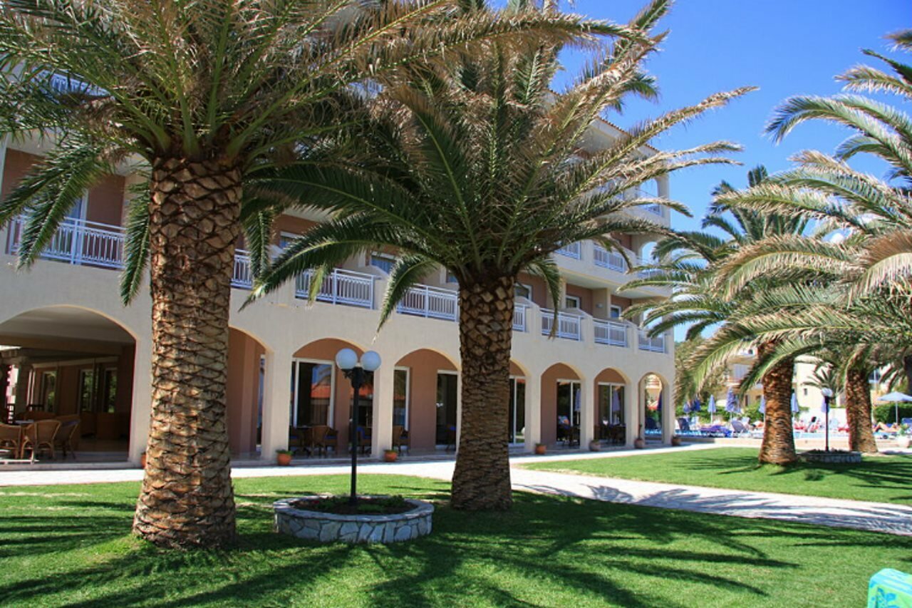 Фото отеля 2