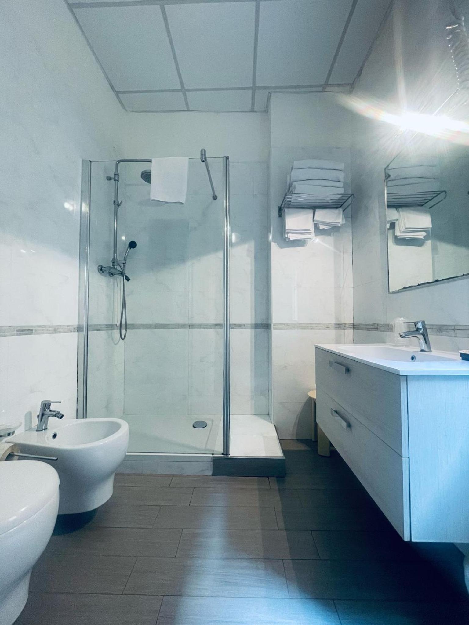 Фото Hotel Holiday