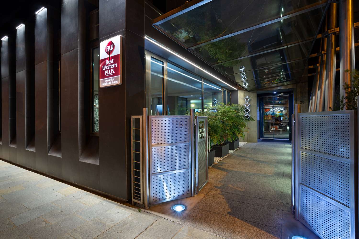 Фото Best Western Plus Executive Hotel and Suites