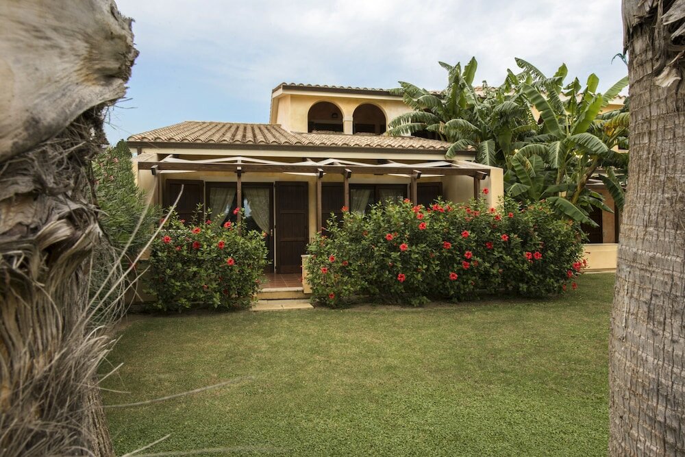 Фото Lantana Resort Hotel & Apartments