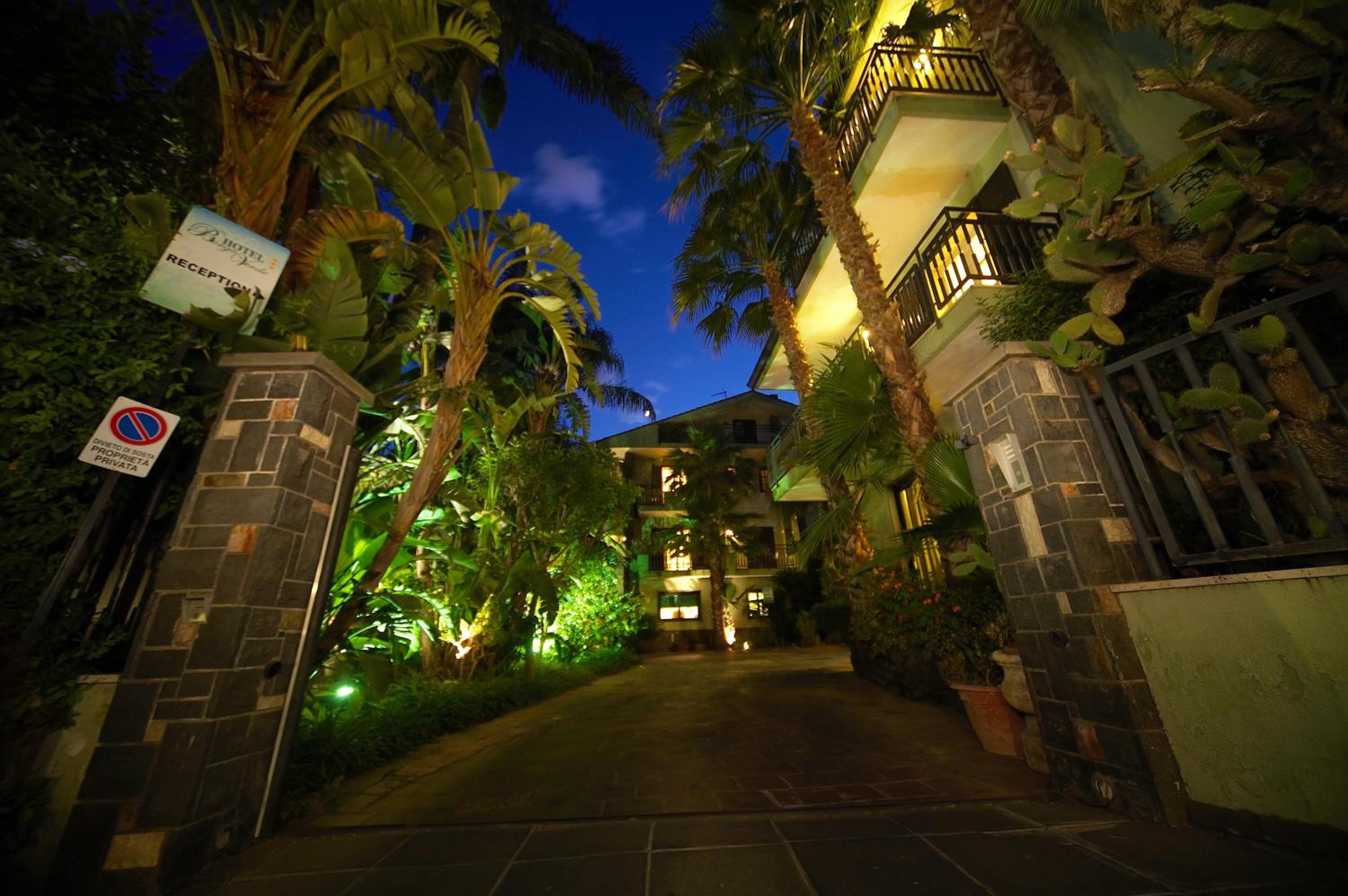 Фото Hotel Borgo Verde
