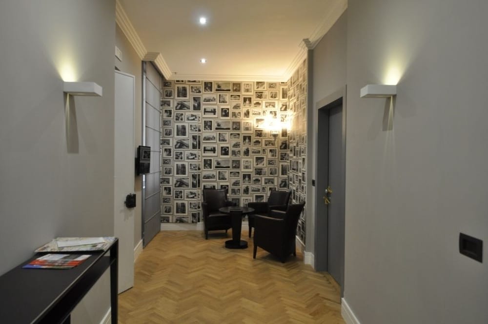 Фото Place 24 Suites & Wellness