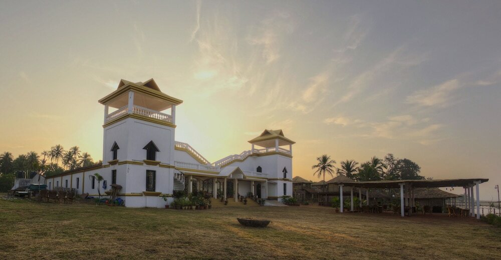 Фото Beach Street Resort