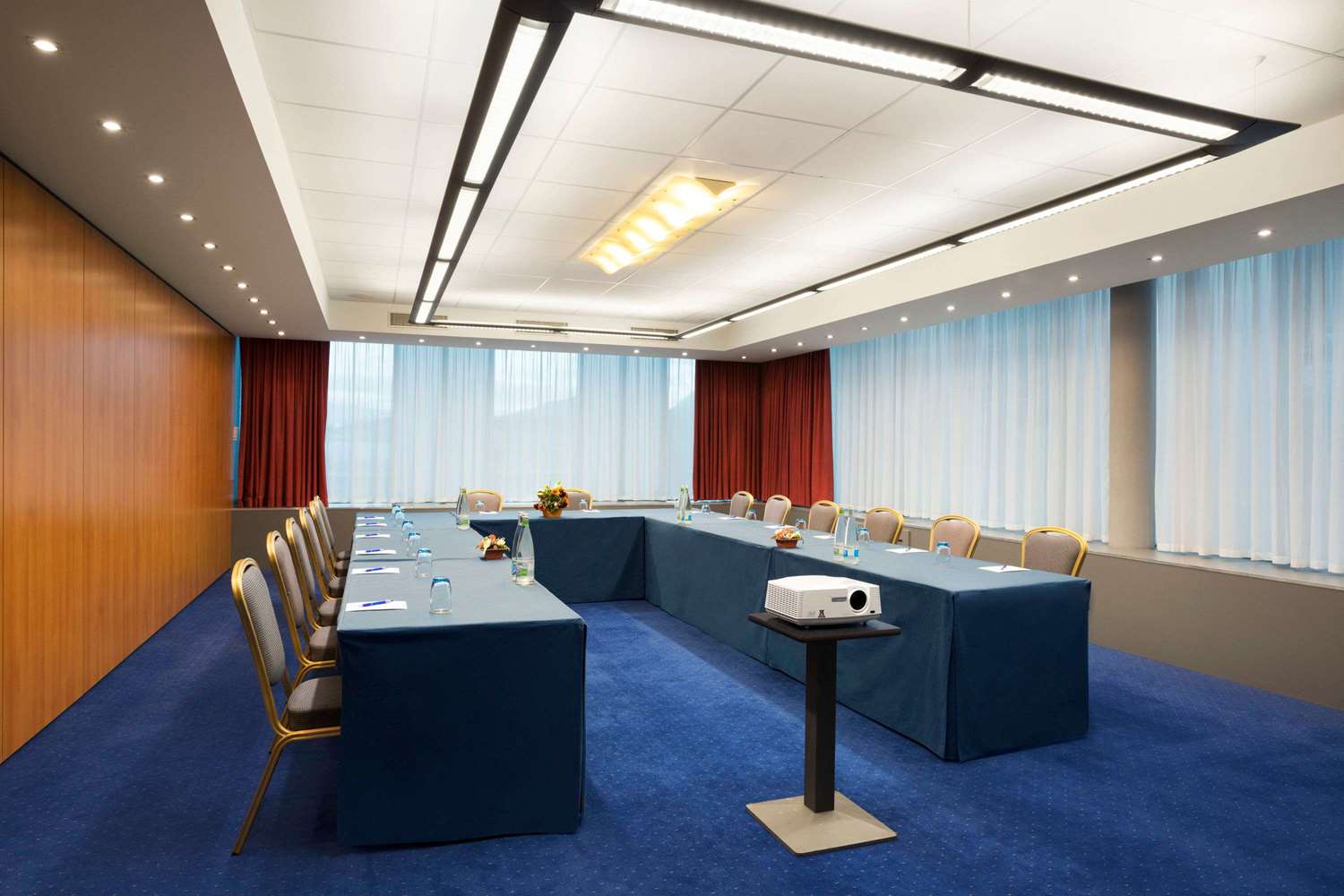 Фото Ramada Encore by Wyndham Geneva