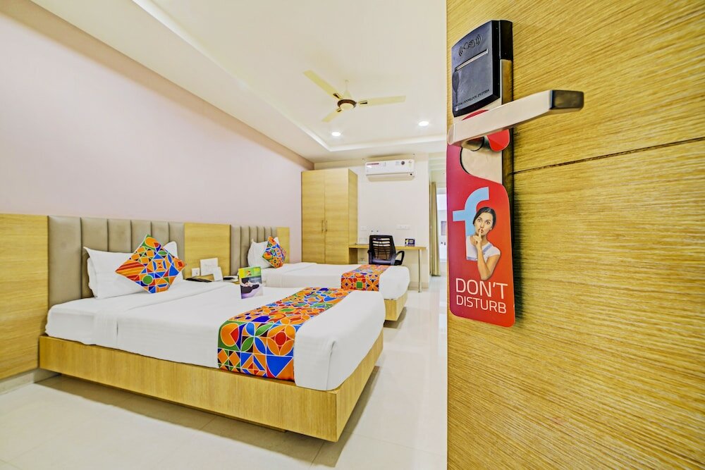 Фото Veeraj Suites