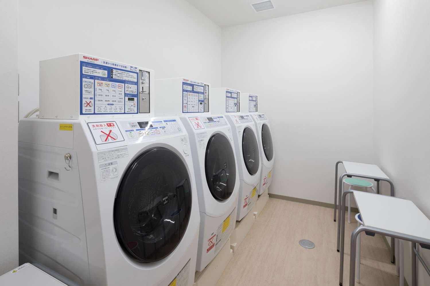 Фото Comfort Suites Tokyo Bay