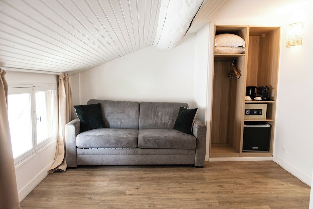 Фото Kyriad Marseille Centre Paradis