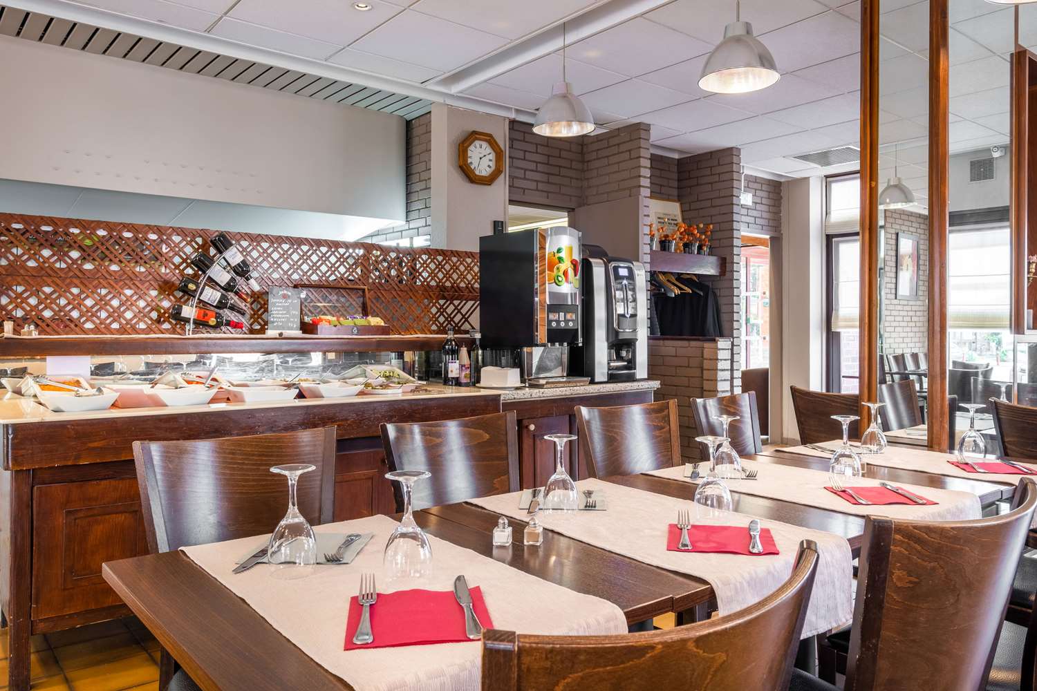 Фото Hôtel des Arcades Cachan