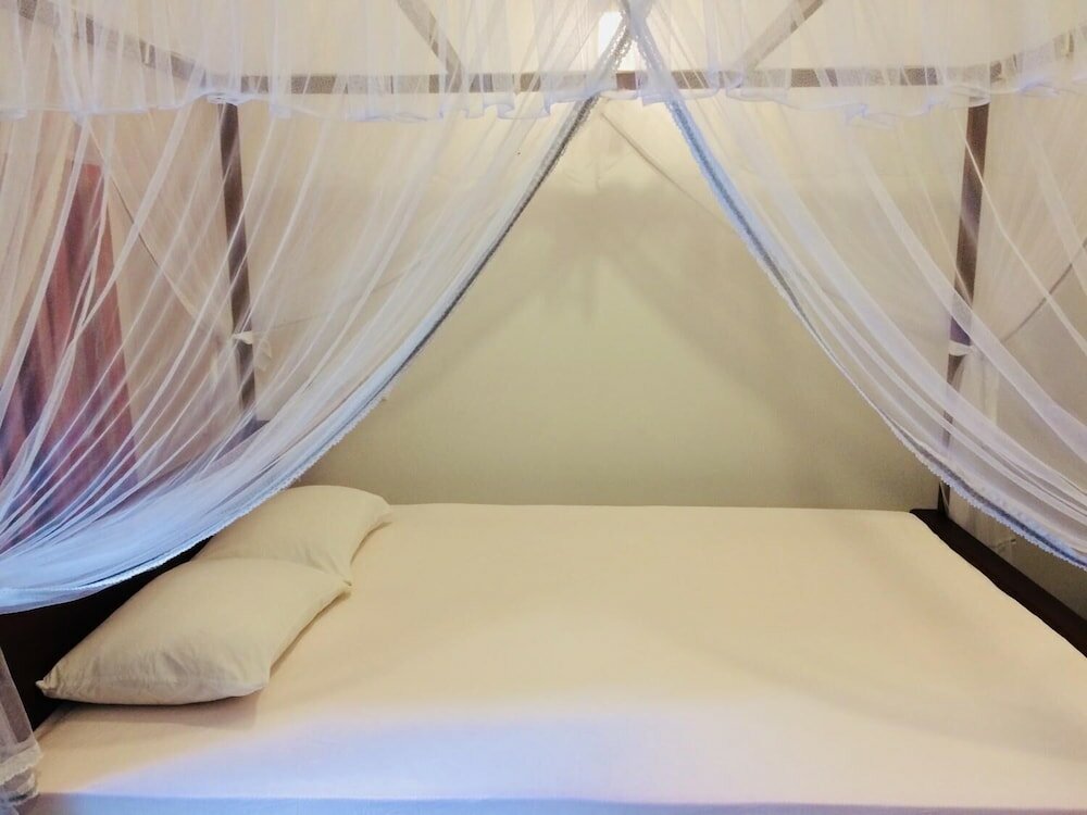 Фото Damith Tourist Inn