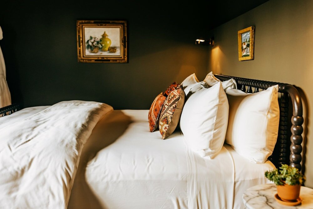 Фото The Frances Modern Inn