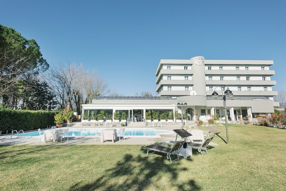 Фото Hotel Garden