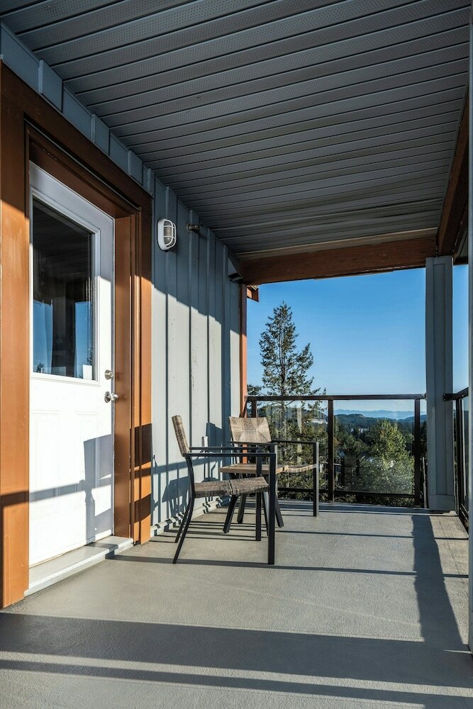 Фото Four Points by Sheraton Victoria Gateway