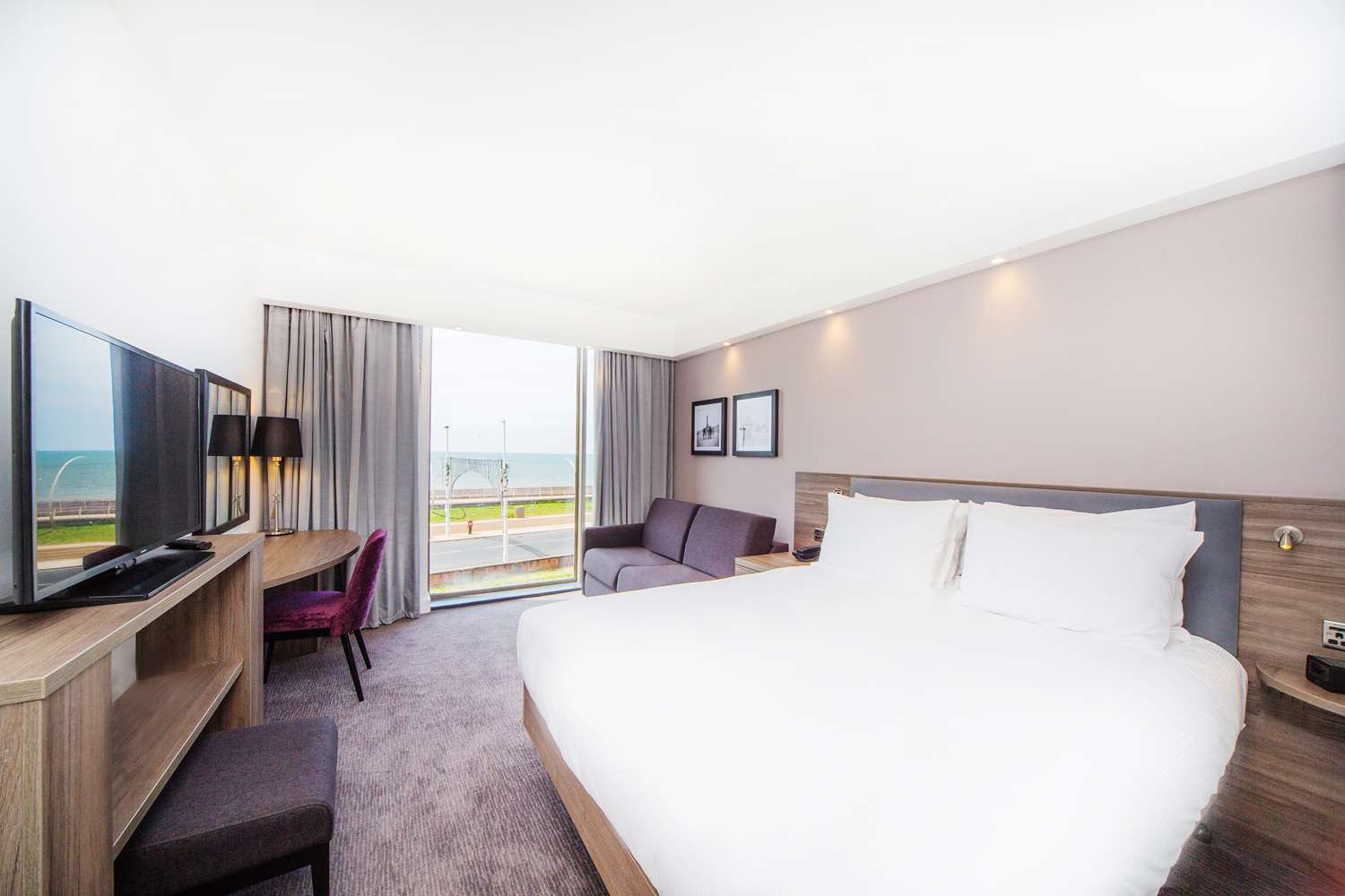 Фото Hampton by Hilton Blackpool