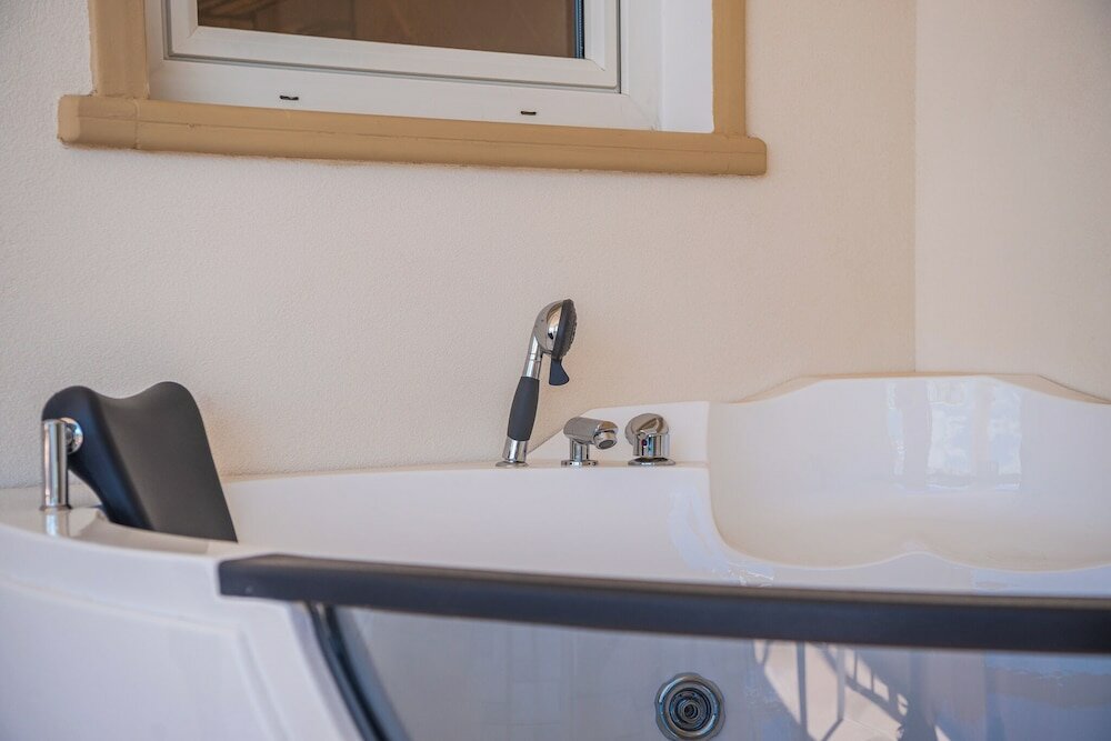 Фото Aragosta Hotel & Restaurant