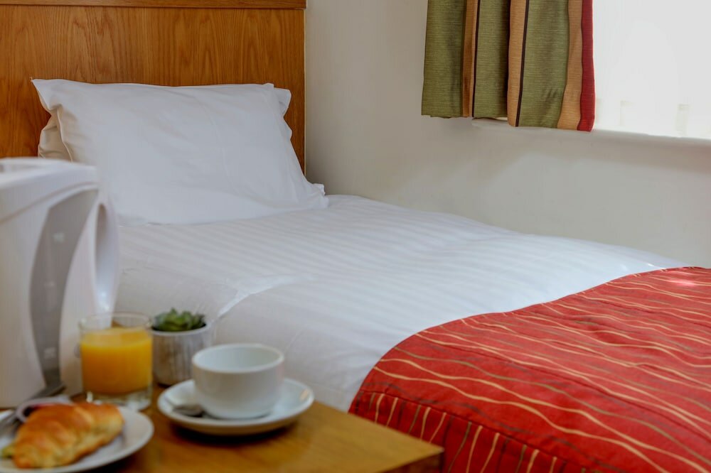 Фото Queensway Hotel, Sure Hotel Collection by Best Western