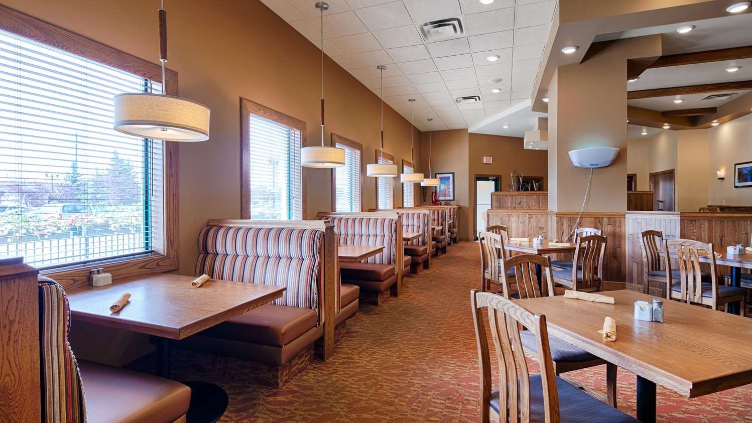 Фото Best Western Plus Winnipeg Airport Hotel