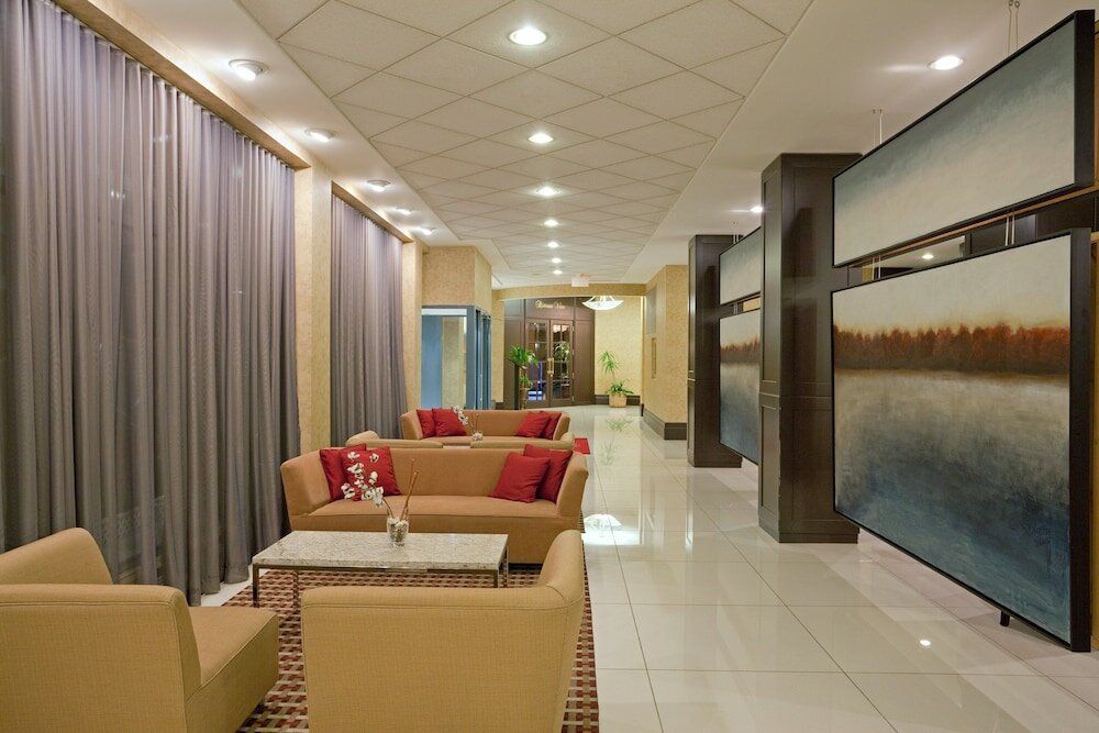 Фото Armon Plaza Montreal Airpt, Trademark Collection by Wyndham