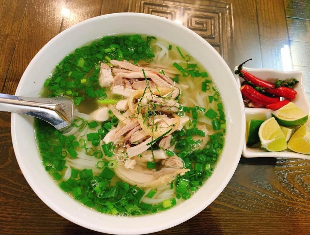 Фото Westlake Tay Ho Hotel