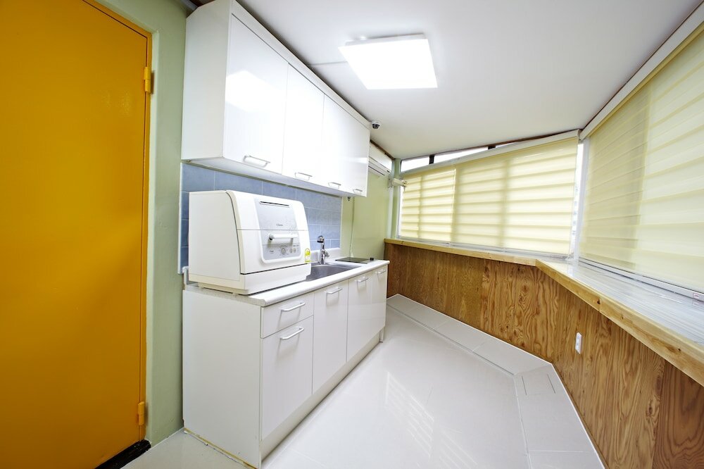 Фото Rainbow Hotel Myeongdong