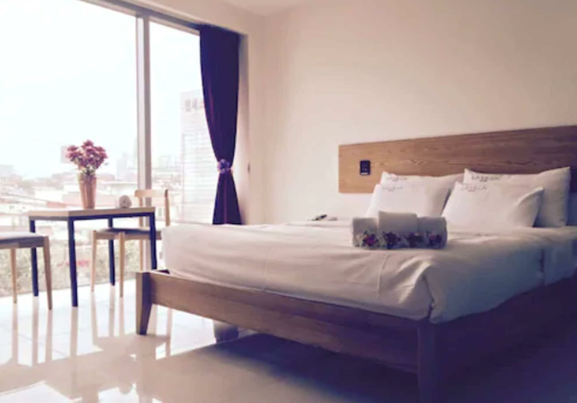 Фото Lavilla Hotel