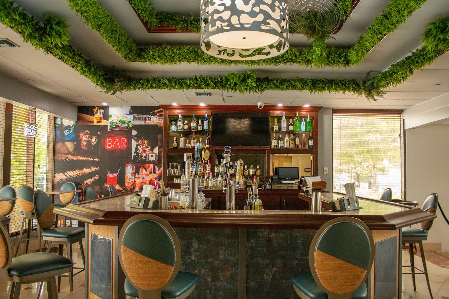 Фото Regency Miami Airport